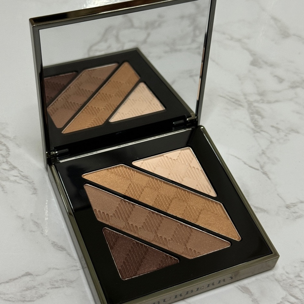 *LIMITED EDITION* Burberry Complete Eye Palette 02 Mocha